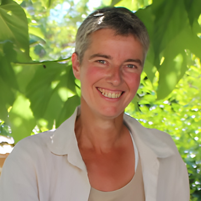 Sylvie Massart <i class='pe pe-7s-plus'></i>