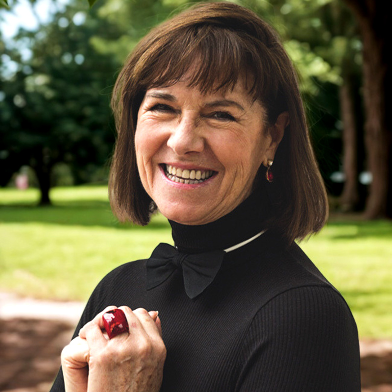 Lynne Burney <i class='pe pe-7s-plus'></i>